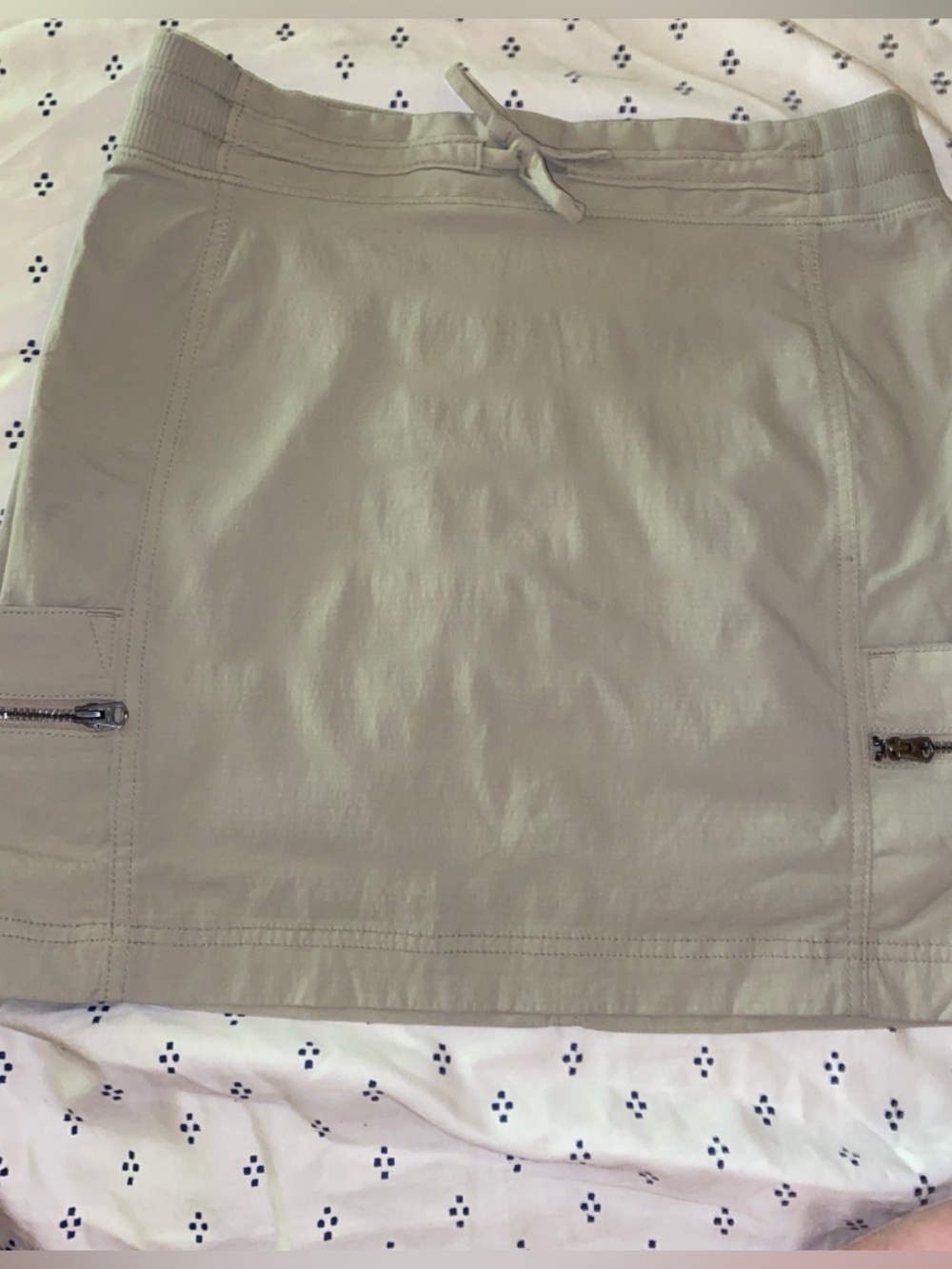 Athleta Khaki Utility Skort Size 6 | Zipper Pocket Athletic Skirt Pockets Cargo